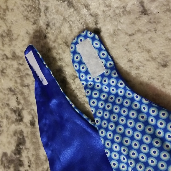 B Blue cape - Picture 4 of 5